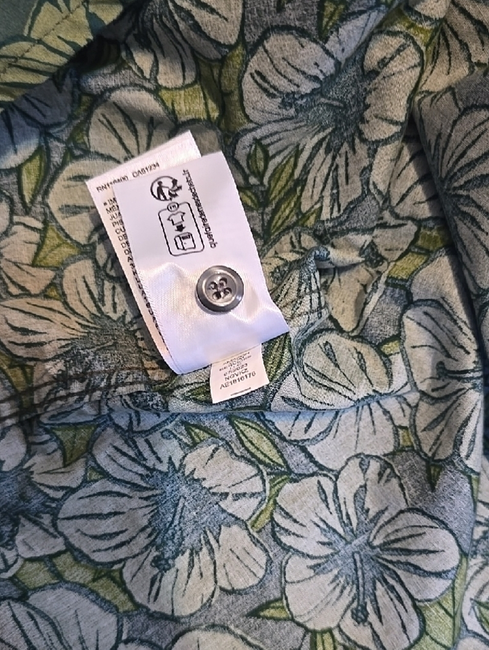 Amazon Essentials Green Floral Short-Sleeve Button-Down Shirt - Picture 8 of 8